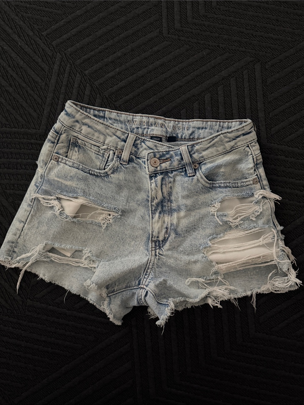 AEO Light Wash Distressed Denim Women's Shorts